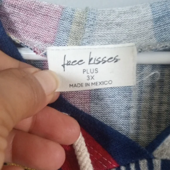 Free Kisses Striped Women's Hoodie Size 3X - Picture 2 of 5